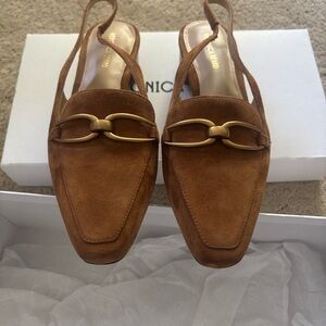 Veronica Beard Tan Mules with Gold Chain